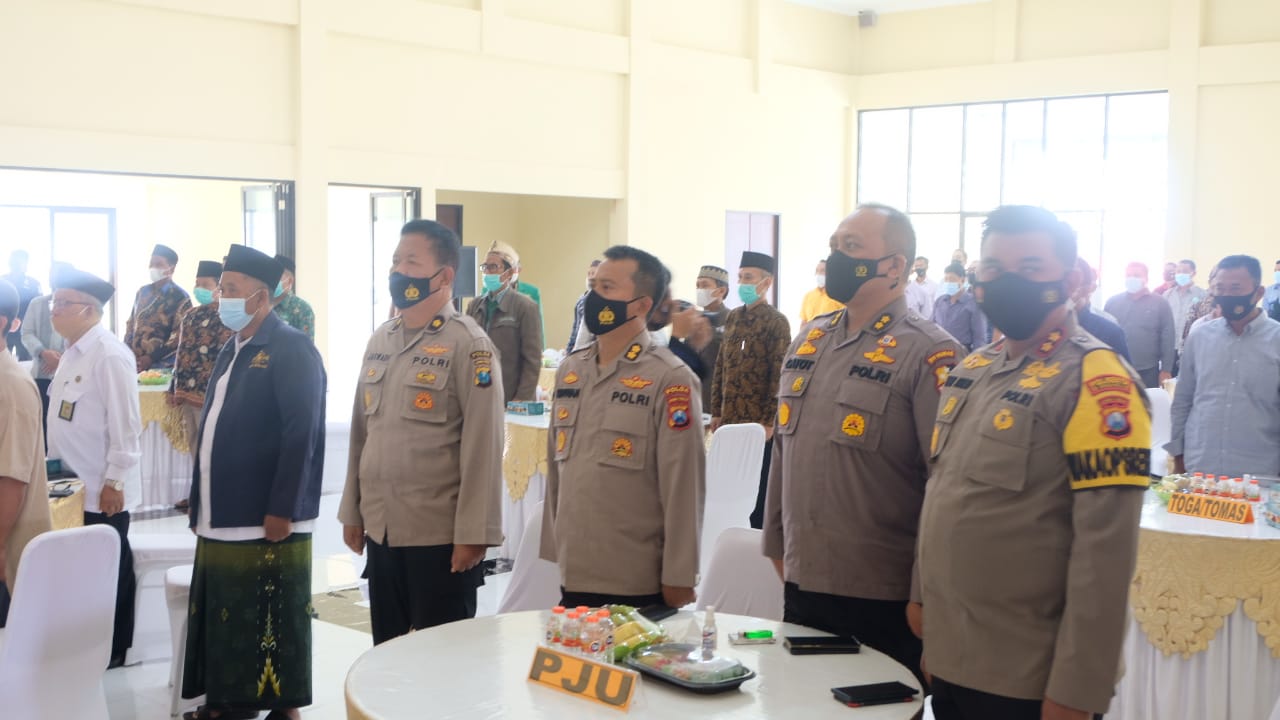 Tampak Hadir dari jajaran Polresta Sidoarjo dan Ketua PD Muhammadiyah, Ketua MWC NU Kabupaten Sidoarjo di Gedung Serbaguna