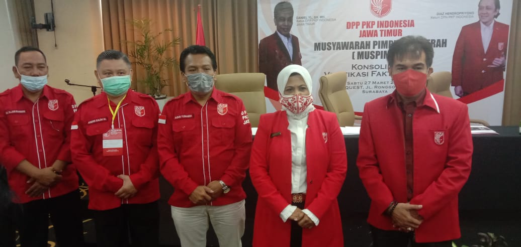 Ketua DPD Jatim PKP Indonesia Daniel YL bersama Sekjend PKP Indonesia T Pariwansah